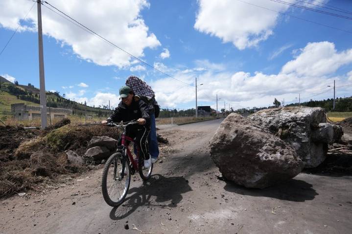 Protesters rally in Quito as Ecuador declares state of emergency in 10 provinces