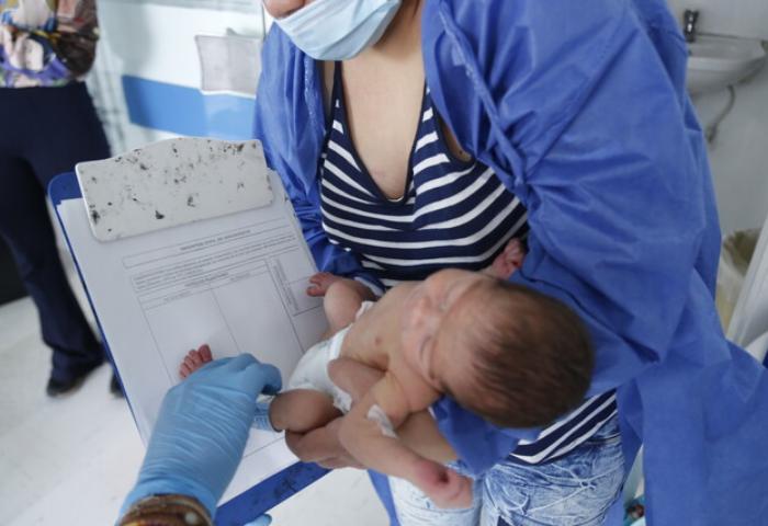 Ya se ha regularizado al 90% de niños venezolanos en el país: migración Colombia