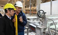 Con empresarios y gremios, el gobernador acusó a Milei por el “desastre en la producción”