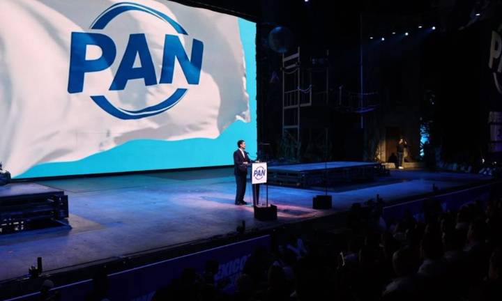 El PAN se relanza. Anuncia ruptura con el PRI y nuevo logo
