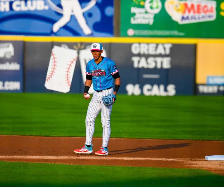 The Yankees have a star prospect who could steal the shortstop job in 2027