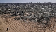 Hamás entrega dos cuerpos de rehenes israelíes más y avisa que no tiene acceso a los 19 restantes