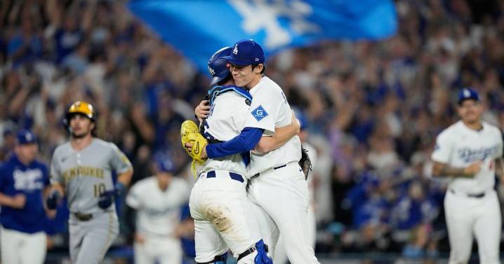 Shohei Ohtani hits 3 homers, strikes out 10 in Dodgers' clinching 5