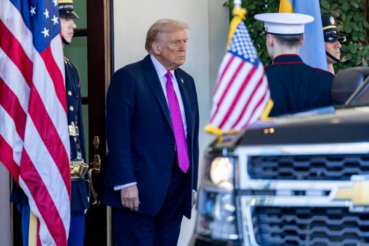 EE.UU. ataca un submarino que transportaba drogas en el Caribe, dice Trump
