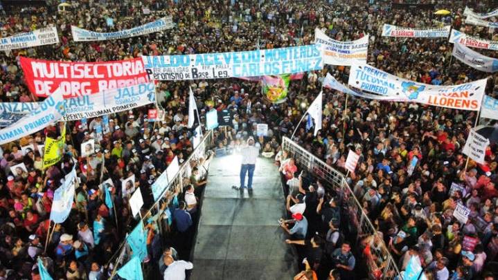 Acto de Jaldo en Concepción: "no queremos la motosierra para nuestros médicos y docentes"