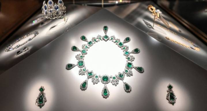 Francia: El valor de las joyas robadas en el Museo del Louvre fue estimado en más de 100 millones de dólares 