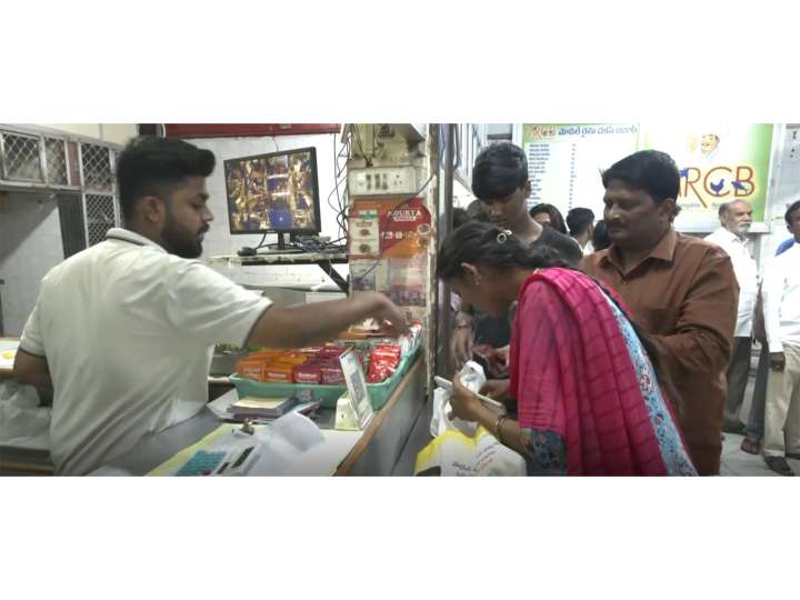 Hyderabad: Customers gather at meat shops ahead of mandatory...