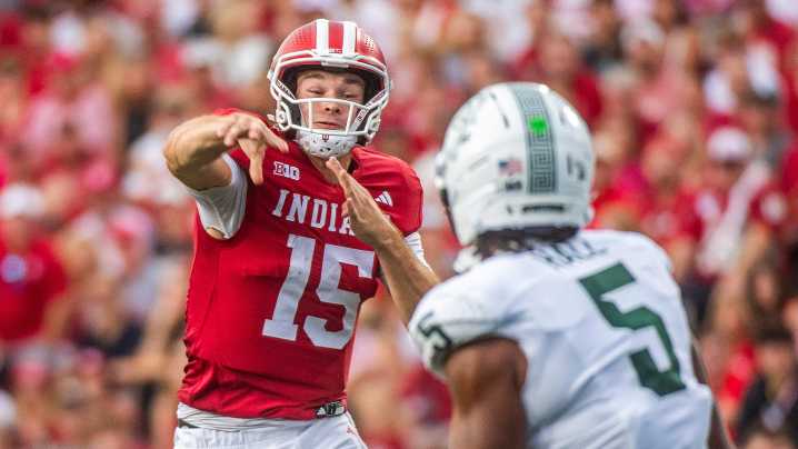 What are the Fernando Mendoza chants for Heisman Trophy? 'Heismendoza'
