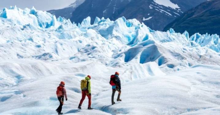 Al corazón del Glaciar Perito Moreno el paseo que te lleva a sentir que el hielo late a tus pies