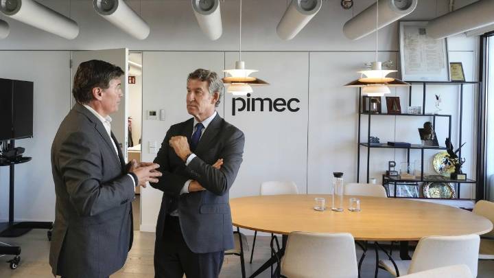 Feijóo denuncia en Pimec la baja ejecución de las inversiones en Catalunya