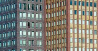 La Ley de Propiedad Horizontal lo confirma: el artículo 23 detalla los criterios que determinan la cuota que debes pagar a la comunidad