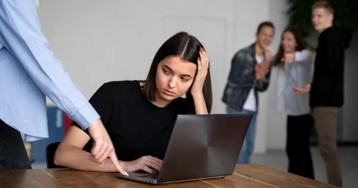 Psicóloga explica cómo el comportamiento de un jefe puede afectar la salud mental de trabajadores