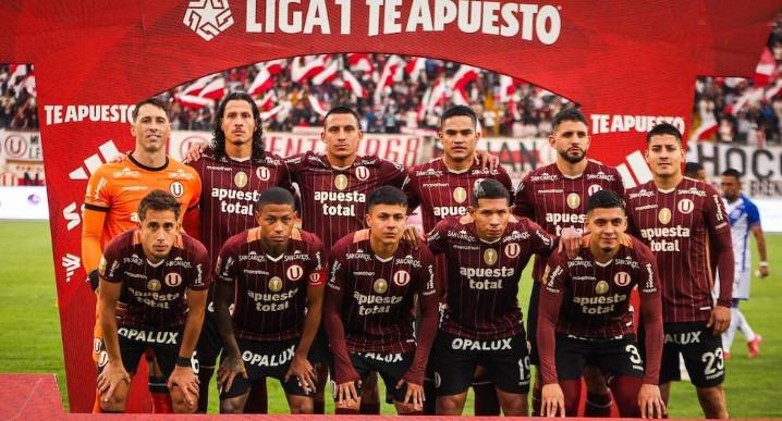 En homenaje al Señor de los Milagros: Universitario estrena camiseta ante Juan Pablo II en el Monumental