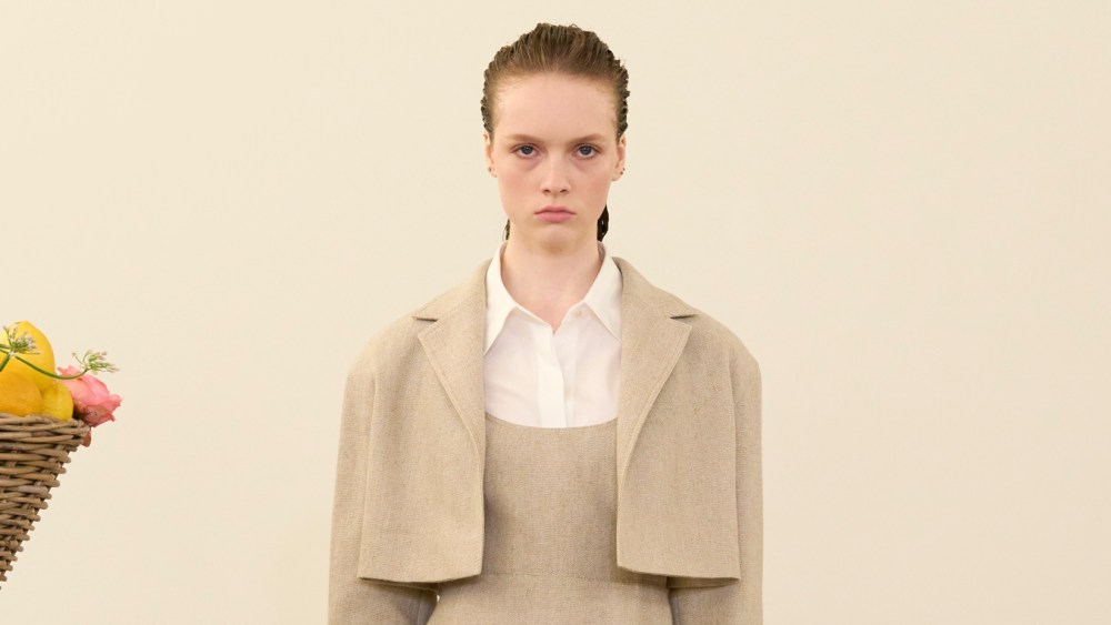 Giambattista Valli Spring 2026 Ready-to-Wear Runway, Fashion Show & Collection Review [PHOTOS]