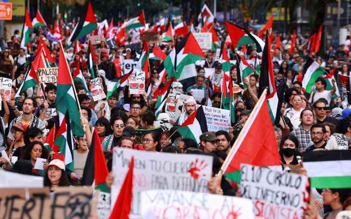Videos | Realizan marcha pro Palestina en CDMX y exigen frenar el genocidio