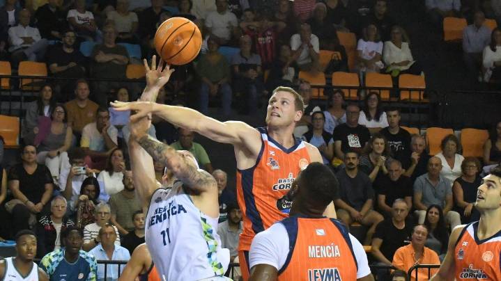 El «1x1» del Leyma Coruña contra el Hestia Menorca