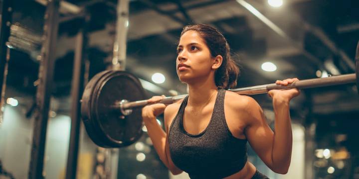 El secreto después de los 40: por qué levantar más peso puede transformar tu energía y tu cuerpo