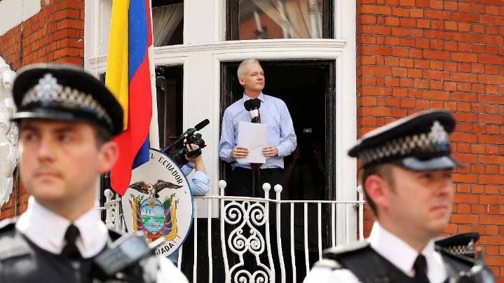 Assange pide 20 años de cárcel para el principal acusado de espiarle en la embajada ecuatoriana de Londres