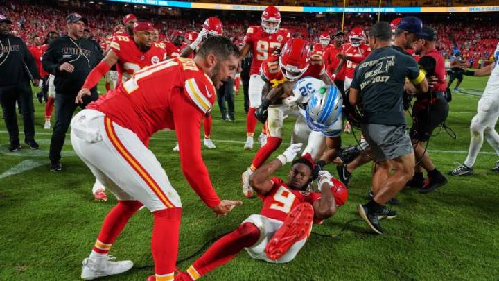 Postgame brawl mars Chiefs statement win, running back has historic revenge game against Cowboys: NFL Week 6 Sunday review