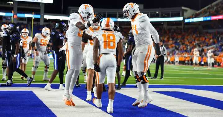 #17 Tennessee Volunteers explode for 56 points in 22-point road win over Kentucky Wildcats