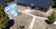 El gobernador Figueroa pronosticó el fin de las escuelas tráiler para el 2027