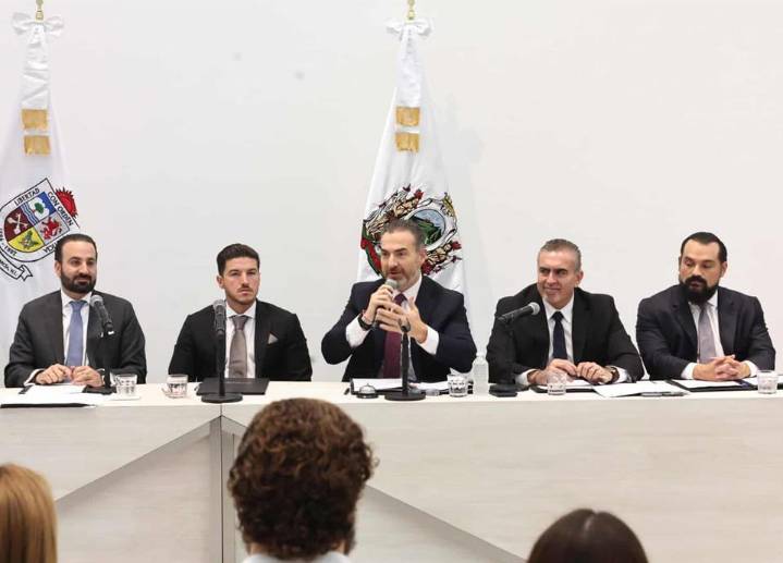 Aprueban renombrar Calzada San Pedro a Calzada Mauricio Fernández