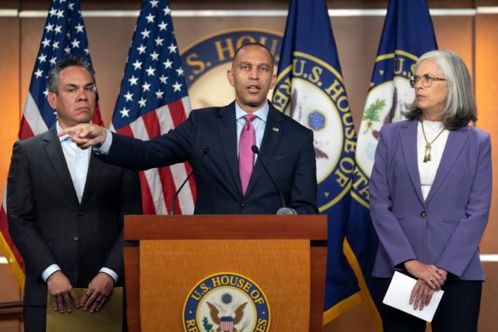 Both parties blame each other on 1st day of government shutdown as tourist sites close