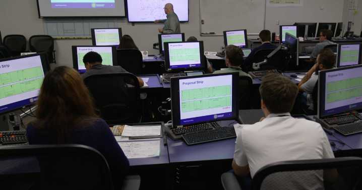 Unpaid air traffic controllers face mounting stress as holiday travel nears