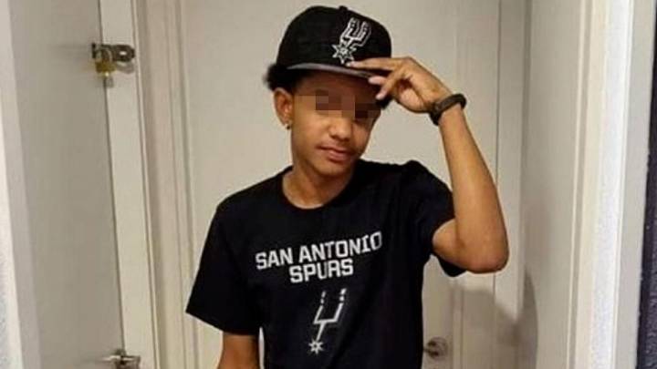 La Policía detiene a cuatro personas por el asesinato de un joven de 20 años cuando hacía la compra con su madre