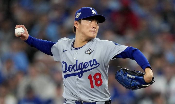 Yamamoto lanza el primer partido completo de la Serie Mundial desde 2015