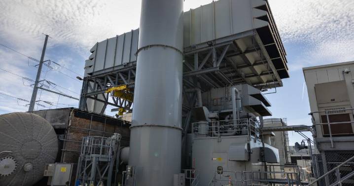 Letters to the Editor: LADWP’s hydrogen proposal is a costly bet on ‘risky, unproven technology’