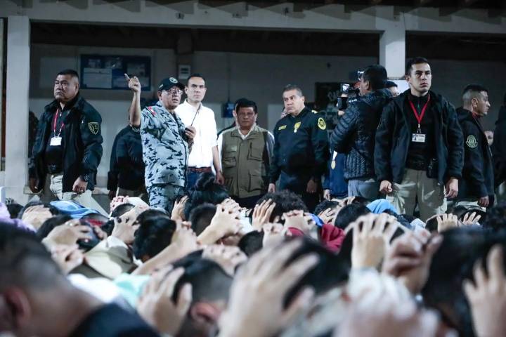 Presidente Jerí lidera operación “Ciclón” en cuatro penales para enfrentar criminalidad