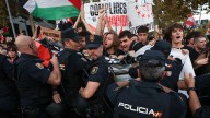 Cargas policiales en la manifestación 'propalestina' en la previa del Valencia Basket