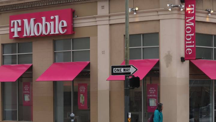 T-Mobile Officially Recognized as Best Mobile Network in America 2025
