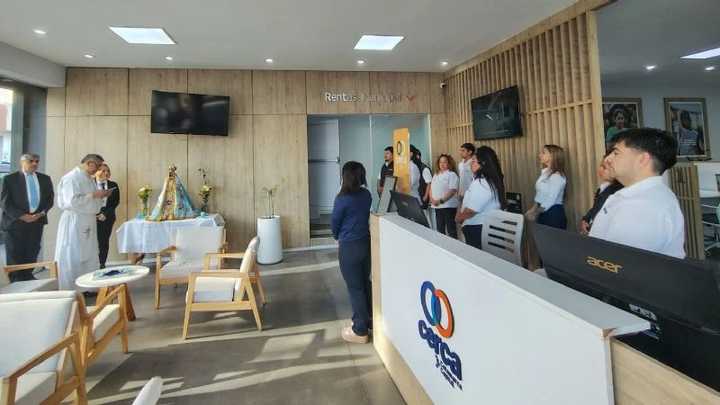 Continúan las visitas de la Virgen por instituciones públicas