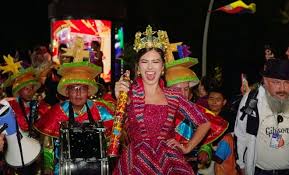 El Carnaval de Negros y Blancos ilumina Cali con arte y tradición