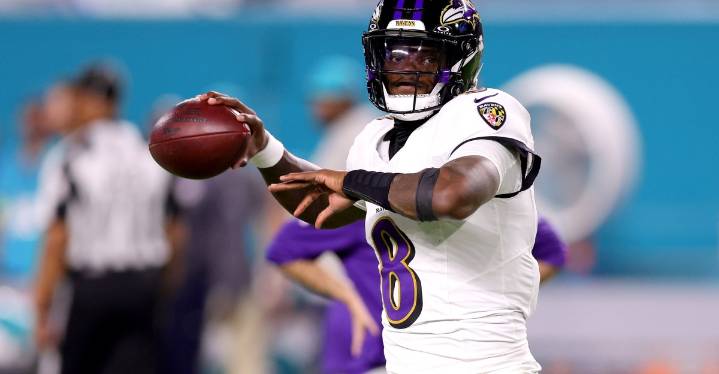 Ravens at Dolphins live discussion: Lamar Jackson returns