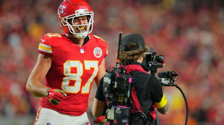 Check out Travis Kelce’s Taylor Swift TD homage in Chiefs’ blowout win