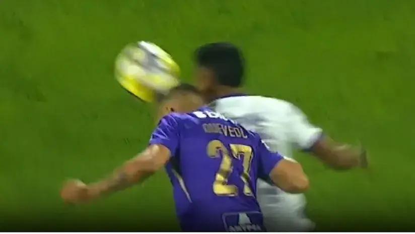 Preocupación en Alianza: Quevedo dejó el partido con Sport Boys tras golpe en la cabeza a los 6 segundos
