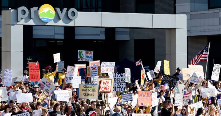 Perspective: Why the No Kings protests fell short, according to the 3.5% rule