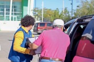 Entregan despensas a adultos mayores y con discapacidad