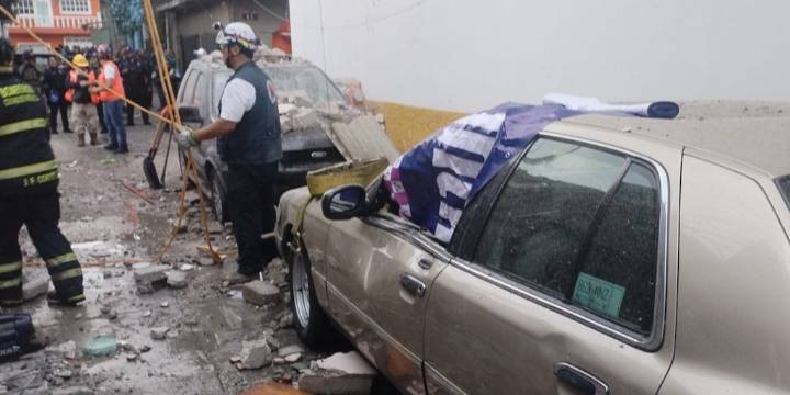 Un lesionado por explosión en casa de Iztacalco por acumulación de gas