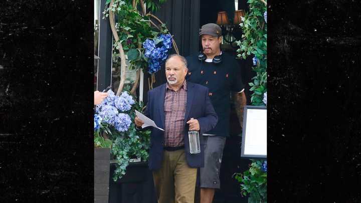 'Cosby Show' Alum Geoffrey Owens Photographed Working as Host at NYC Bar