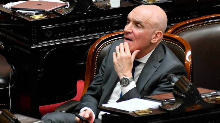 Tras la renuncia de Espert a la comisión de Presupuesto, la oposición busca apartarlo de su banca en Diputados