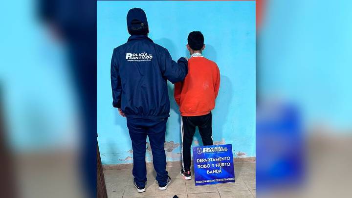 Detuvieron a un hombre y recuperaron una moto robada en La Banda tras un allanamiento…