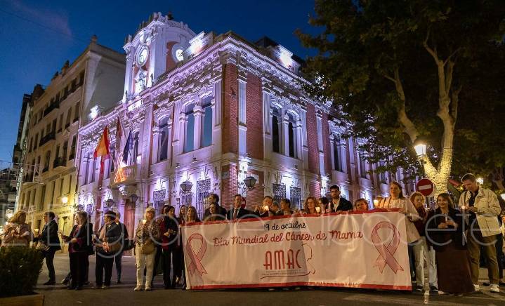 La ‘Marcha Rosa’ toma las calles de Albacete para visibilizar el cáncer de mama: “Somos unas supervivientes”