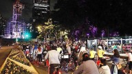 Caos en recorrido ciclista por Día de Muertos, invade Paseo de la Reforma