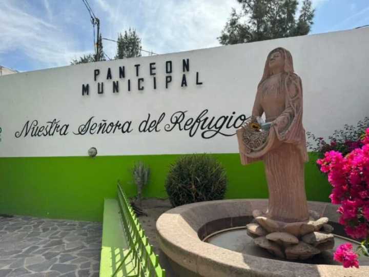 Panteones municipales listos para recibir a miles de visitantes en Día de Muertos