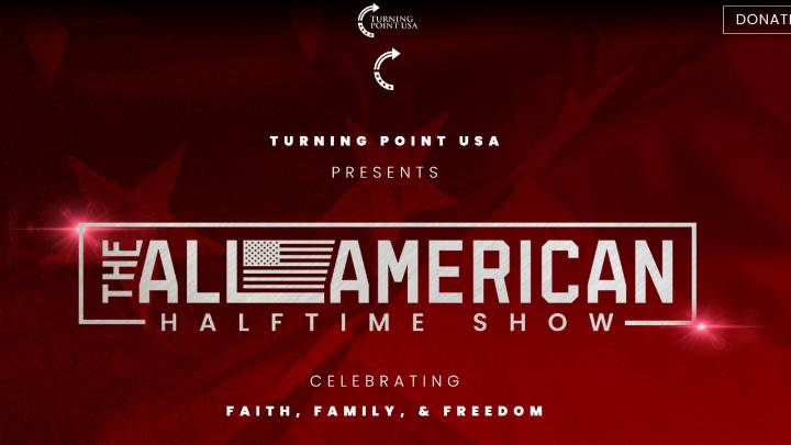 La plataforma que fundó Charlie Kirk anuncia que contraprogramará el concierto de Bad Bunny en la Super Bowl