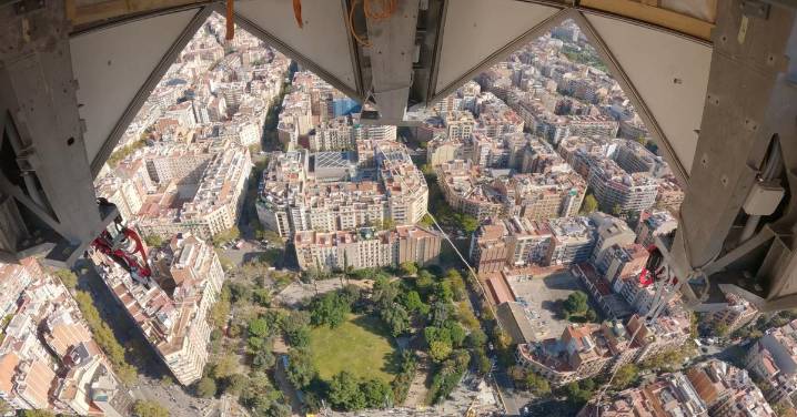 La torre de Jesucristo de la Sagrada Familia toma forma